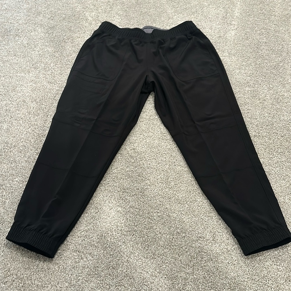 NWT Scrubstar Black Medium Petite Pant
Inseam 25, Waist 28